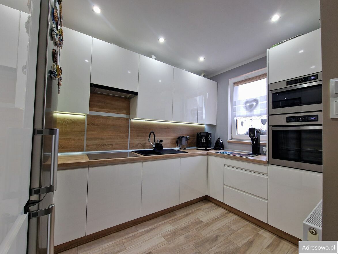 dom szeregowy, 5 pokoi Świętochłowice Chropaczów, ul. Węglowa. Zdjęcie 2