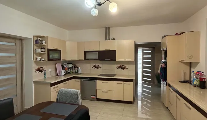 dom wolnostojący, 3 pokoje Mircze, Wiszniów