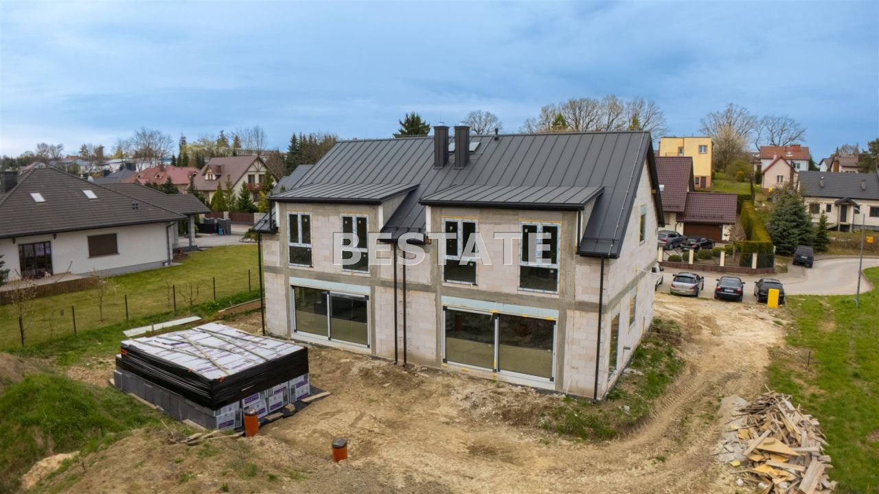 bliźniak, 5 pokoi Tarnowiec. Zdjęcie 8