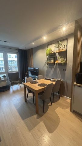 Mieszkanie 3-pokojowe Piaseczno. Zdjęcie 1