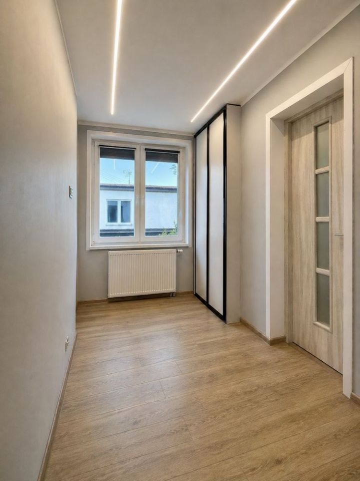 bliźniak, 2 pokoje Kobiór. Zdjęcie 3