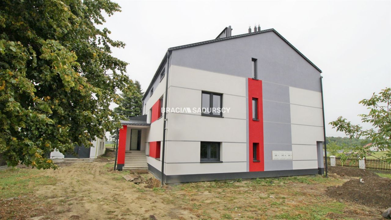 Mieszkanie 4-pokojowe Oleśnica. Zdjęcie 12