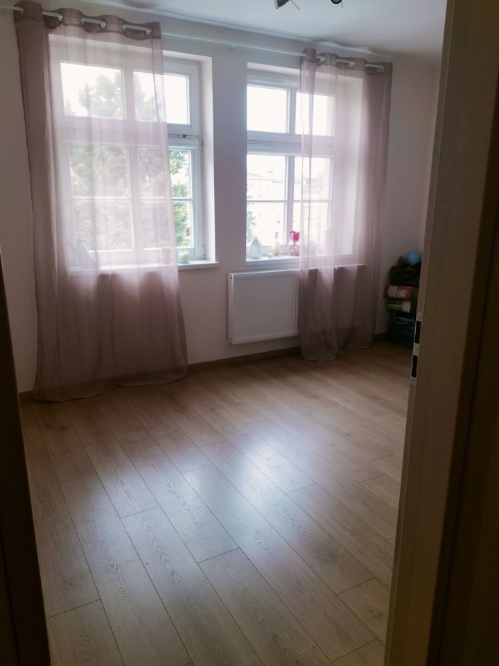 Mieszkanie 3-pokojowe Radków, rynek Rynek. Zdjęcie 2