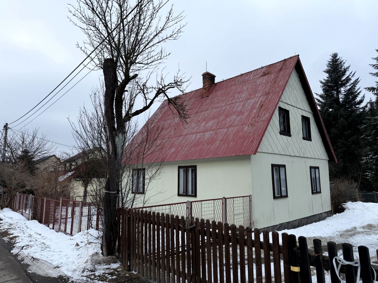 dom wolnostojący, 5 pokoi Złatna. Zdjęcie 12