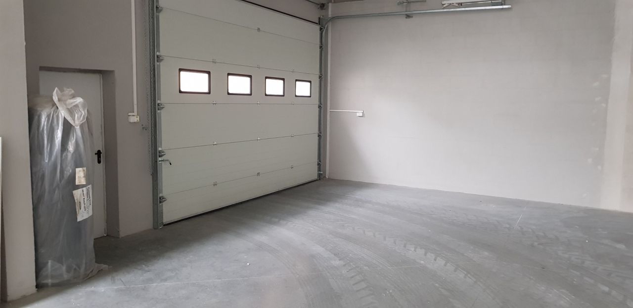 Hala/magazyn Kobyla Góra. Zdjęcie 7