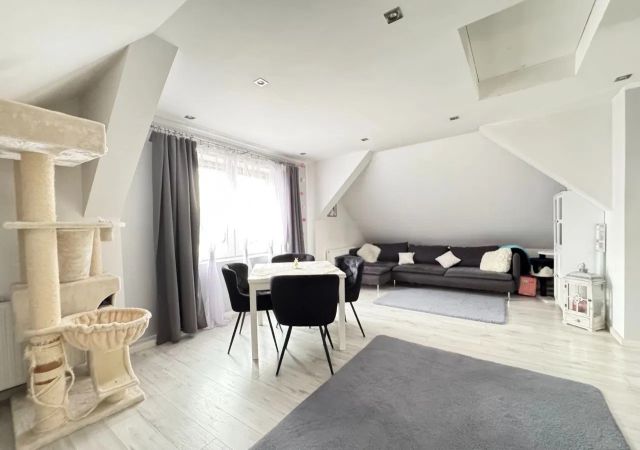 dom wolnostojący, 6 pokoi Kraków Opatkowice, ul. Poronińska. Zdjęcie 1