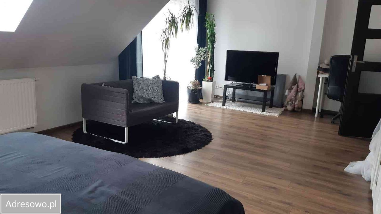 bliźniak, 5 pokoi Trablice. Zdjęcie 9