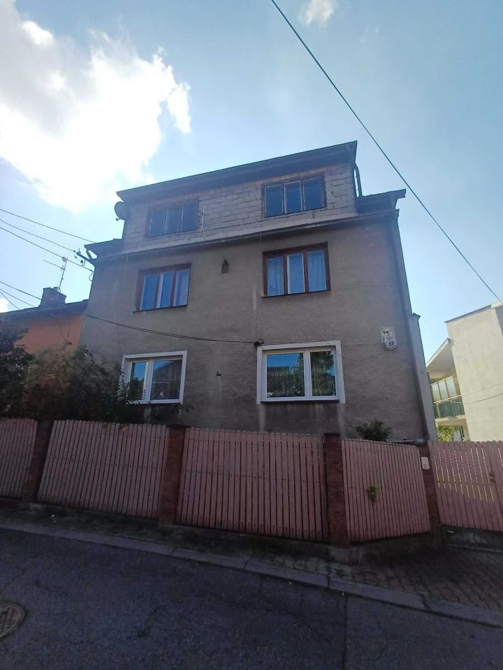 dom wolnostojący Kraków Podgórze Duchackie, ul. Krawiecka. Zdjęcie 1