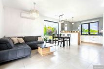 dom wolnostojący, 5 pokoi Burkatów, ul. Osiedle Pogórze. Zdjęcie 2