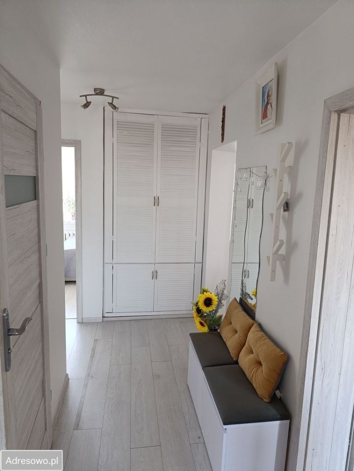 Mieszkanie 3-pokojowe Guzów. Zdjęcie 2
