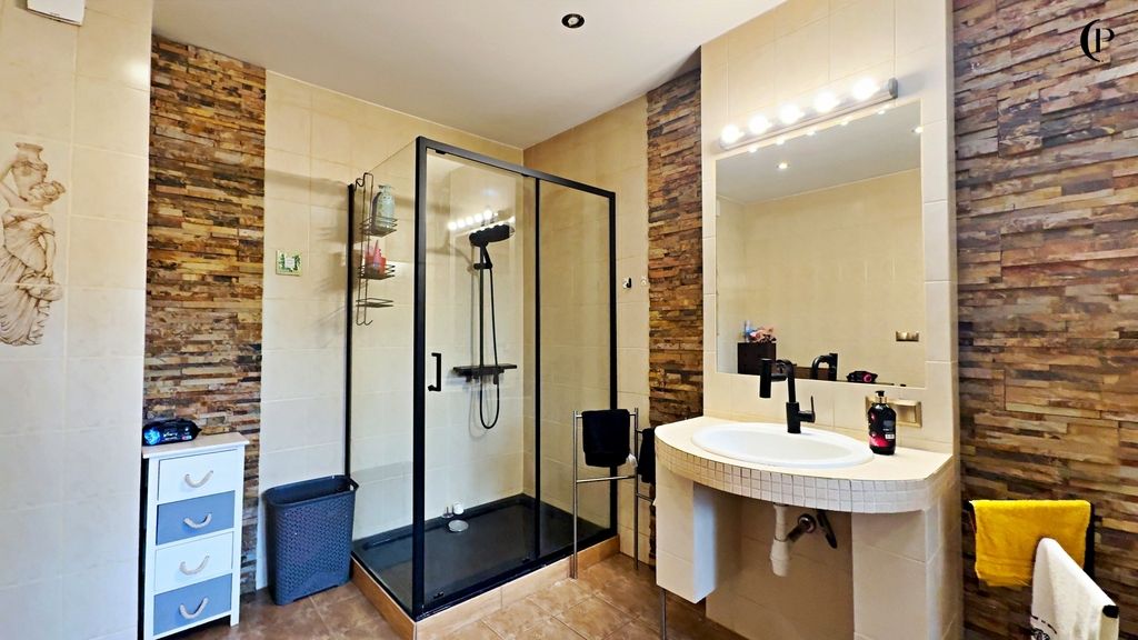 dom wolnostojący, 6 pokoi Rzozów. Zdjęcie 5