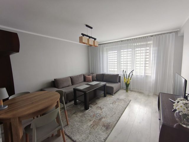 Mieszkanie 3-pokojowe Tarnobrzeg Serbinów, ul. Marii Dąbrowskiej. Zdjęcie 1