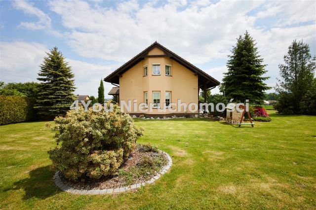 dom wolnostojący, 5 pokoi Pisarzowice, ul. Widokowa. Zdjęcie 1