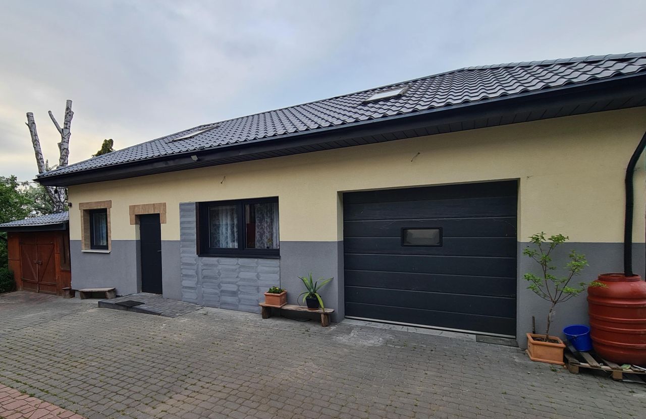 dom wolnostojący, 4 pokoje Płouszowice-Kolonia