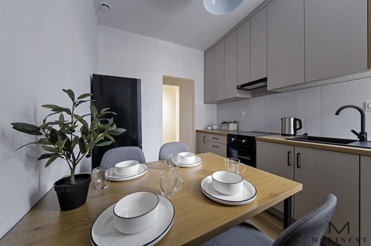 Mieszkanie 4-pokojowe Poznań Łazarz, pl. Stanisława Wyspiańskiego. Zdjęcie 1