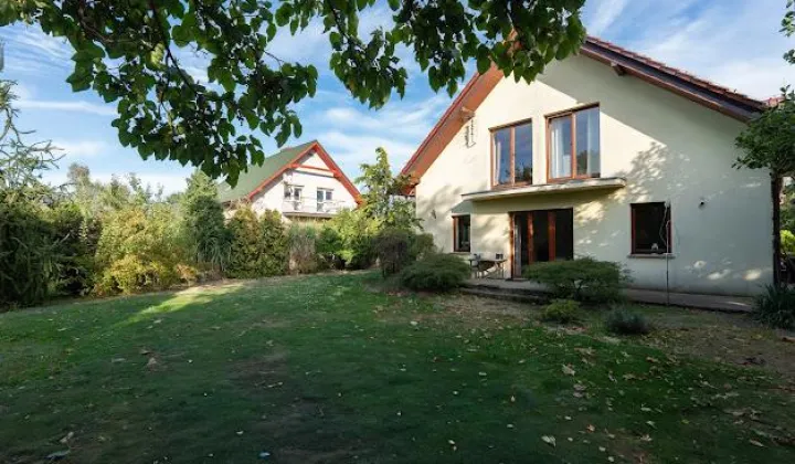 dom wolnostojący, 6 pokoi Czernica, ul. Mikołaja Reja