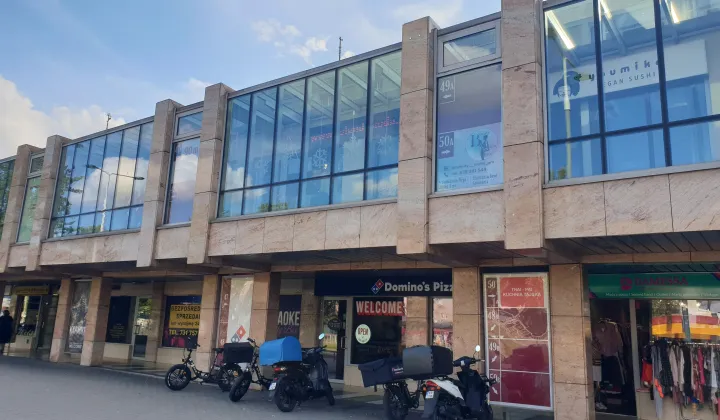 Lokal Warszawa Śródmieście, al. Jana Pawła II