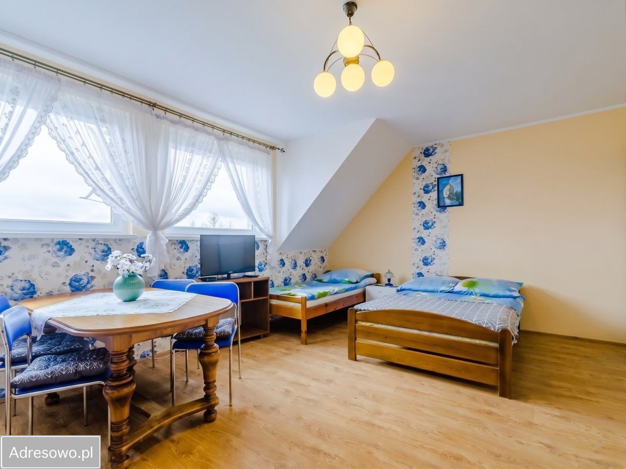 bliźniak, 10 pokoi Karwia. Zdjęcie 9