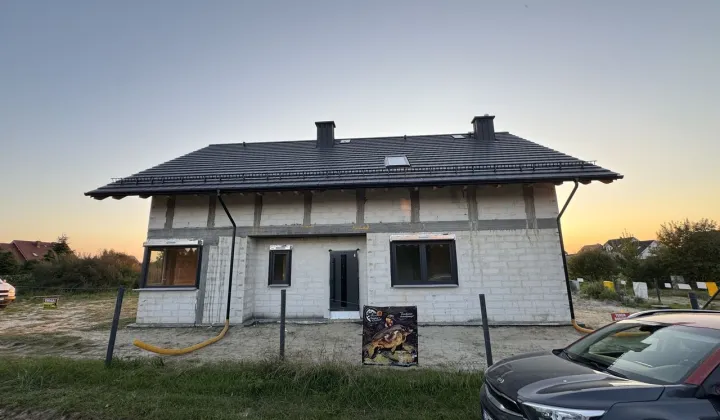 dom wolnostojący, 6 pokoi Różyny