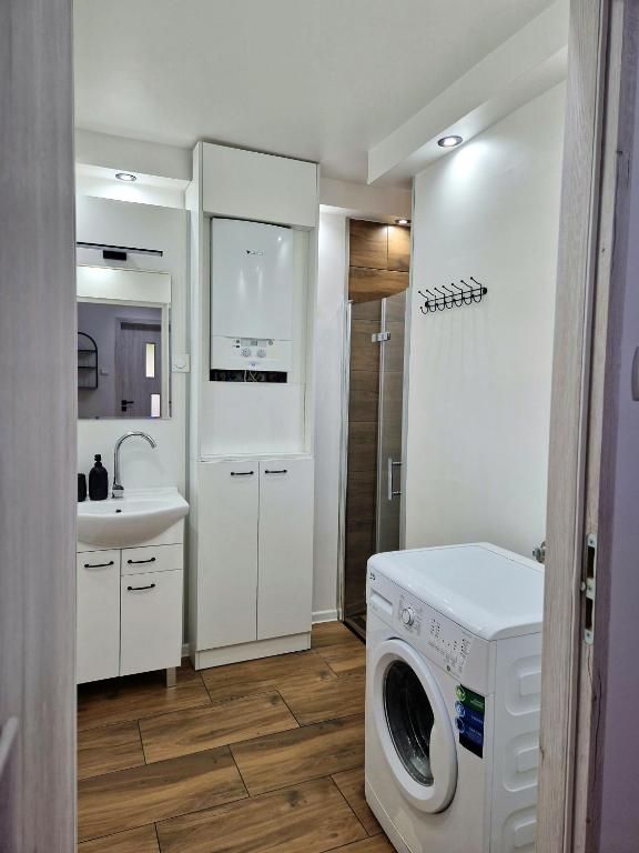 bliźniak, 4 pokoje Kielce Czarnów, ul. Hoża. Zdjęcie 3