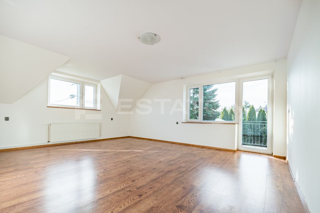 dom wolnostojący, 6 pokoi Strażów. Zdjęcie 18