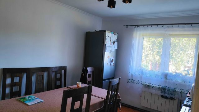 Mieszkanie 3-pokojowe Mieniany. Zdjęcie 1