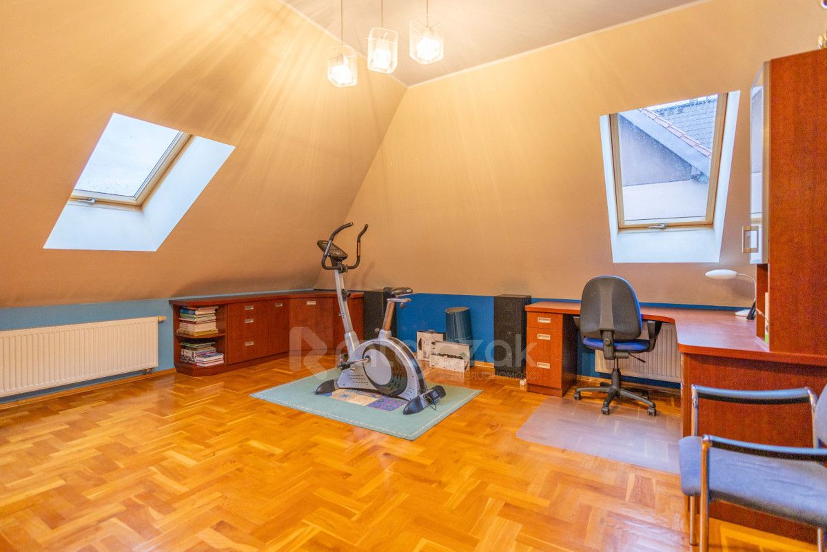 dom wolnostojący, 5 pokoi Rumia. Zdjęcie 16