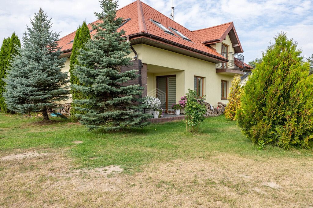 dom wolnostojący, 5 pokoi Rusiec. Zdjęcie 16