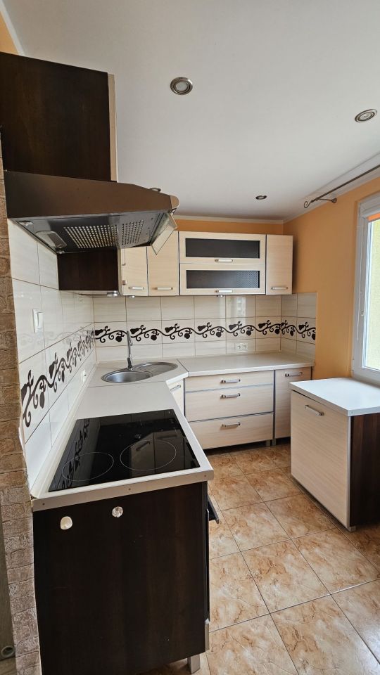 Mieszkanie 3-pokojowe Żary. Zdjęcie 7