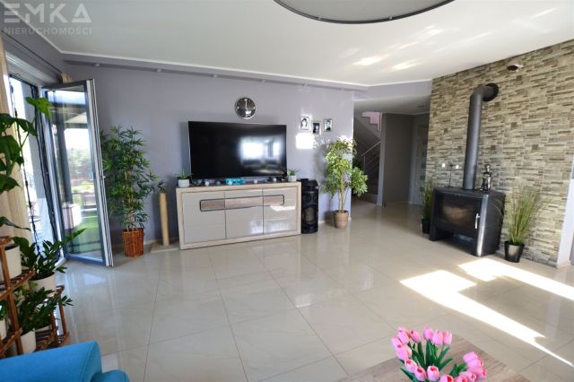 dom wolnostojący, 5 pokoi Komaszyce. Zdjęcie 9