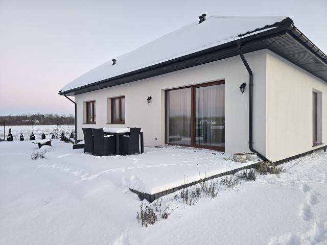 dom wolnostojący, 4 pokoje Sitne. Zdjęcie 2