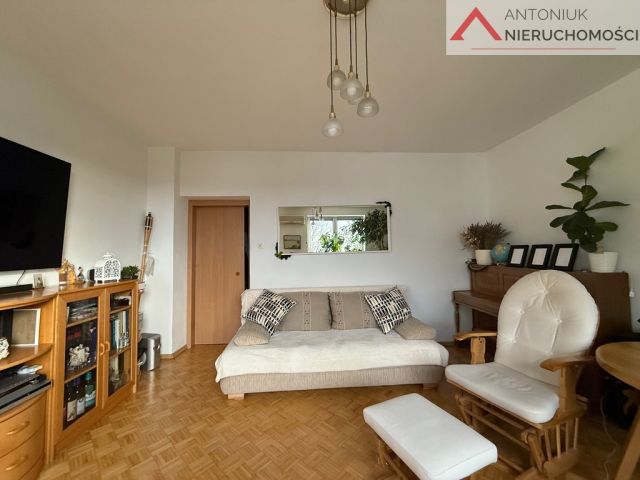 Mieszkanie 4-pokojowe Nowy Dwór Mazowiecki, ul. gen. Leopolda Okulickiego. Zdjęcie 2