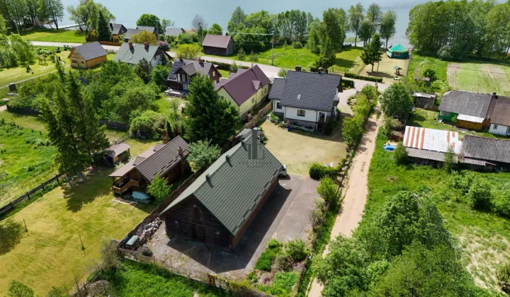 dom wolnostojący, 8 pokoi Mołowiste