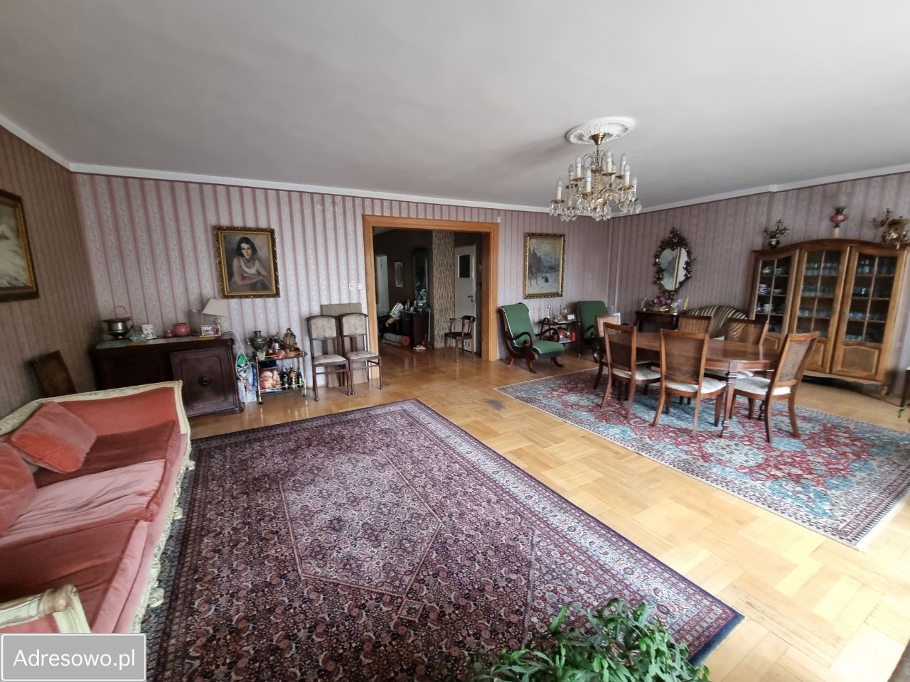 dom szeregowy, 9 pokoi Nowy Dwór Mazowiecki Centrum. Zdjęcie 3