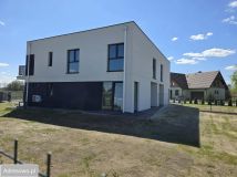 bliźniak, 6 pokoi Urzut, ul. Wiklinowa. Zdjęcie 2