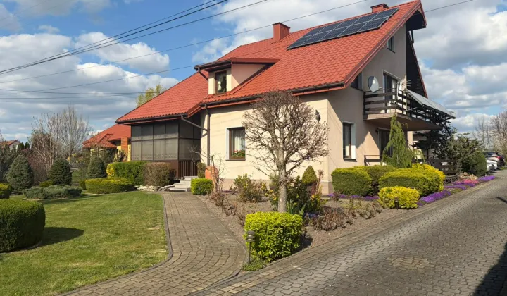 dom wolnostojący, 7 pokoi Solec-Zdrój Janów, Janow