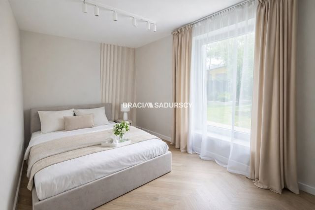 dom wolnostojący, 5 pokoi Niepołomice, ul. Stefana Roweckiego. Zdjęcie 21