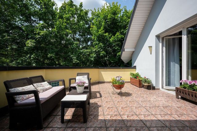 dom wolnostojący, 7 pokoi Łódź, ul. Folwarczna. Zdjęcie 8