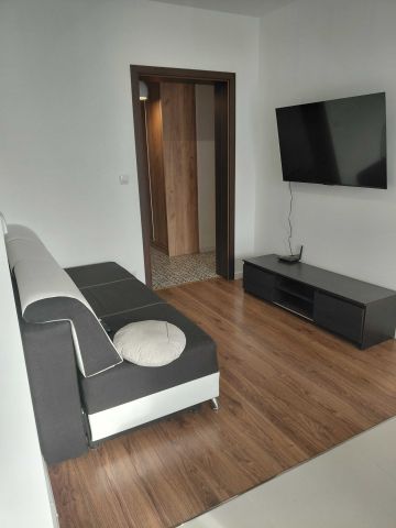 Mieszkanie 3-pokojowe Bochnia, ul. Brzeźnicka. Zdjęcie 1