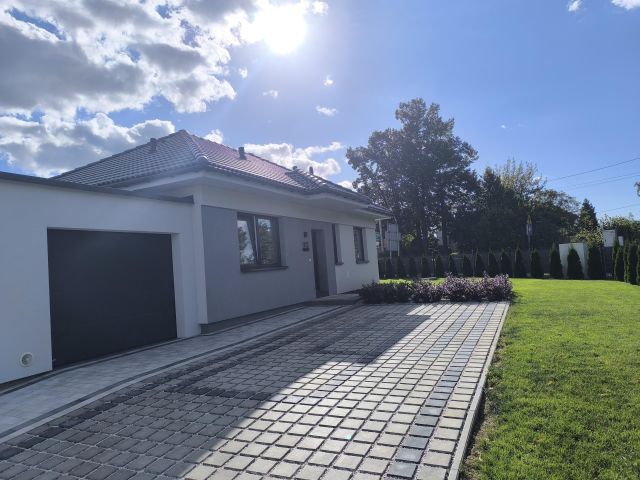 dom wolnostojący, 4 pokoje Bielsko-Biała Komorowice Krakowskie, ul. Bestwińska. Zdjęcie 1