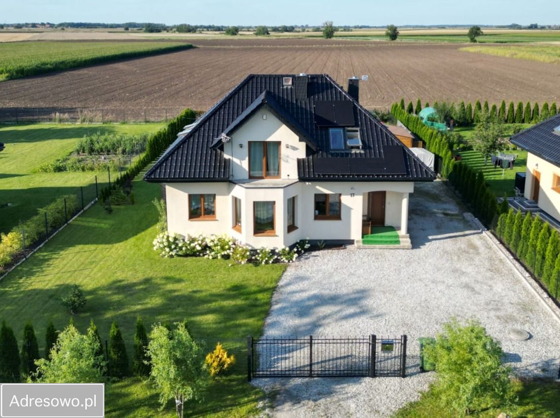 dom wolnostojący, 6 pokoi Pławna, ul. Kasztanowa