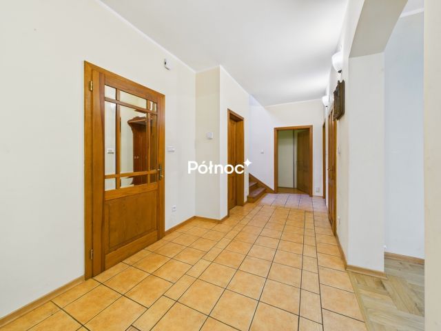 dom wolnostojący, 8 pokoi Baranów Sandomierski, ul. Podzamcze. Zdjęcie 12