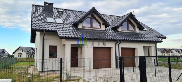 bliźniak, 5 pokoi Chrząstawa Mała. Zdjęcie 1