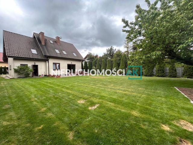 dom wolnostojący, 6 pokoi Dachowa, ul. Cisowa. Zdjęcie 3