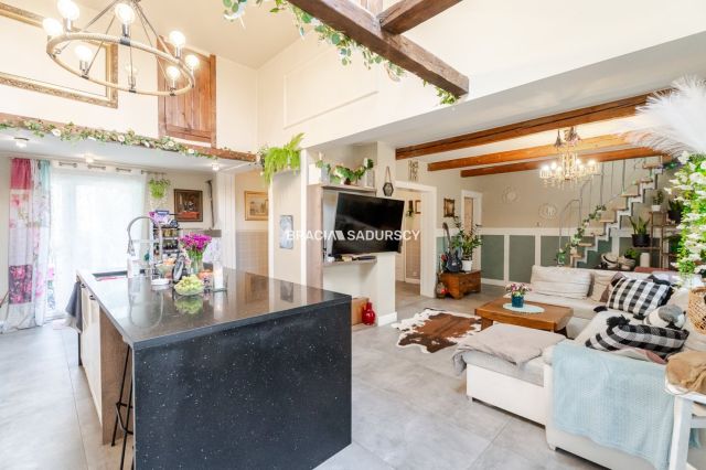 dom wolnostojący, 5 pokoi Kraków, ul. Lubocka. Zdjęcie 11