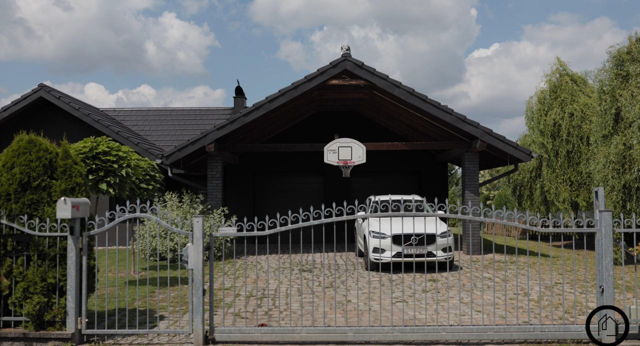 dom wolnostojący, 3 pokoje Zabrze Mikulczyce, ul. Łowiecka. Zdjęcie 1