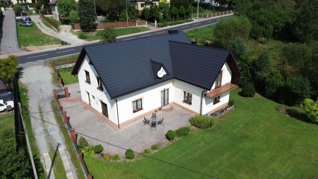 dom wolnostojący, 6 pokoi Maków Podhalański, ul. Wolności. Zdjęcie 1