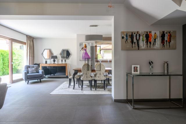 bliźniak, 5 pokoi Warszawa Wawer, ul. Jeziorowa. Zdjęcie 1