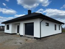 dom wolnostojący Maków, ul. Świerkowa. Zdjęcie 1