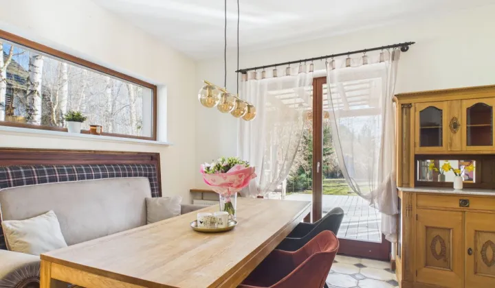 dom wolnostojący, 7 pokoi Pęcice Małe